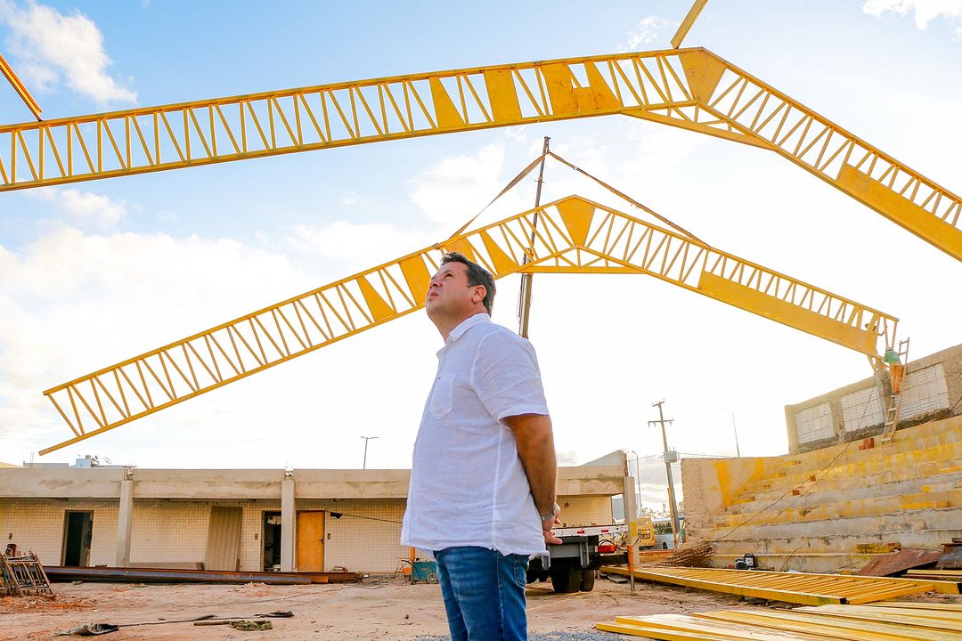Construção do ginásio poliesportivo Napoleão Macedo de Miranda