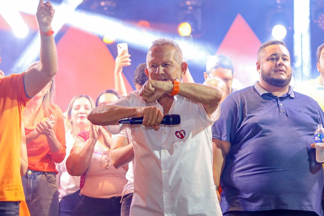 Muitos anos de vida com saúde, paz e alegria
